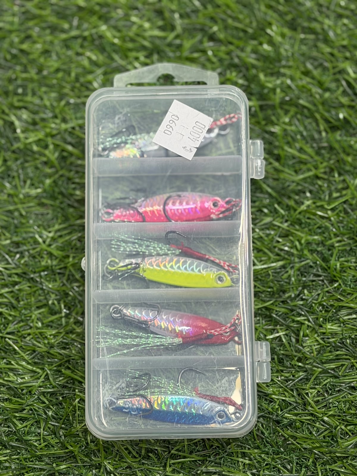 Caja señuelos con 5 jigs 10G
